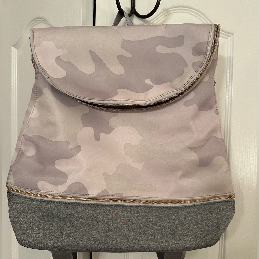 NEW Stella and Dot “Crush it” Backpack in Blush Camo
